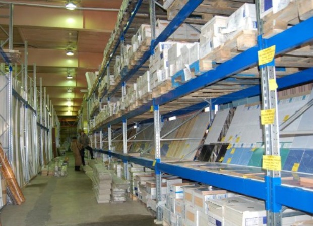 Хранение и экспозиция плитки и других отделочных материалов в складах-магазинах